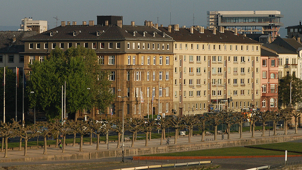 Fortuna - Turn-
                         und
                        Sportgeräte